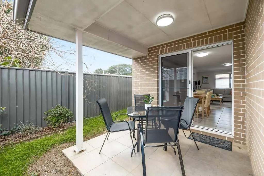 Stones Throw To Grammar, Queens Park & Cdb! Toowoomba